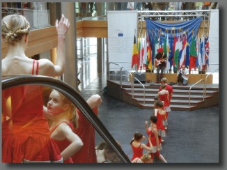 Le Carré d'Art, école de danse à Strasbourg - Nu-pieds sur les routes de l'Europe - portes ouvertures du Parlement européen de Strasbourg et de Bruxelles - image13